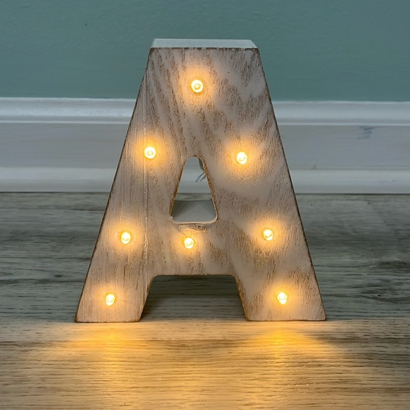 White Rustic Marquee Letter - Picture 1 of 4